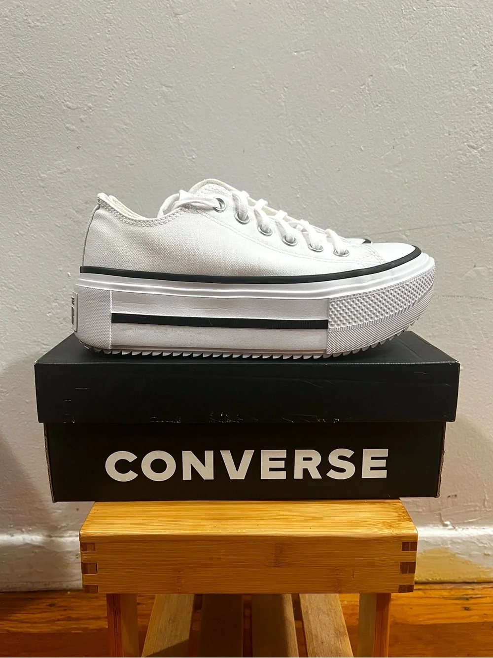 Converse Chuck Taylor All Star Double Stack Platform Sneakers Women’s 7 White